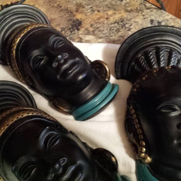 Beautiful vintage Chalkware African Ladies made in Canada by Devonware - Picture 6 of 7